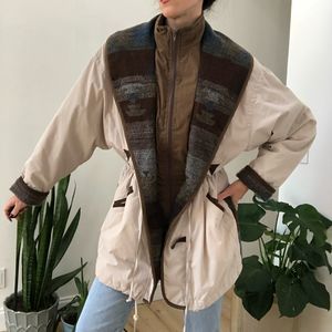 Vintage 80s western pattern batwing sleeve khaki winter coat